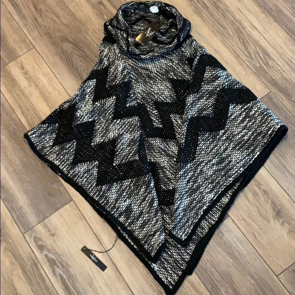 Vertigo Poncho